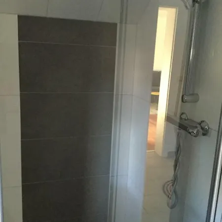 Haus 105 *